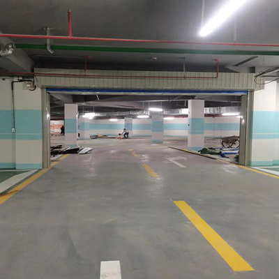 车库防火卷帘门安装工地